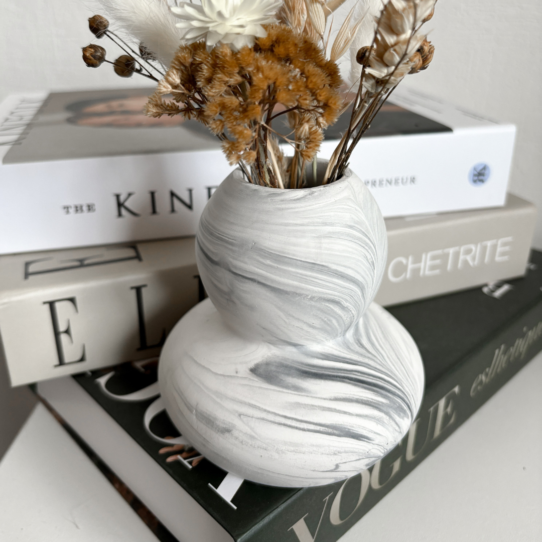 фото Интерьерная ваза для сухоцветов черная