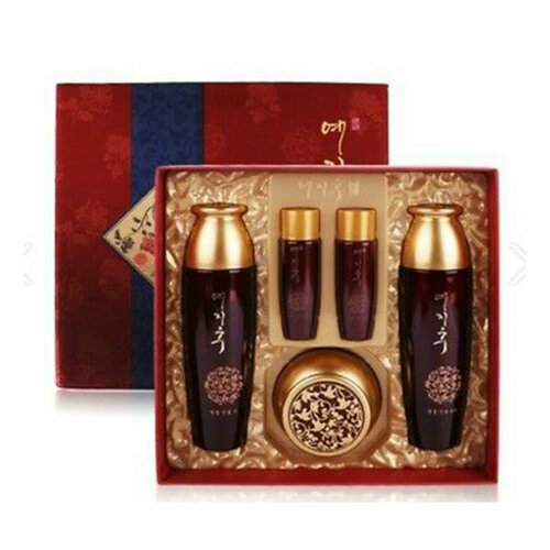 Bergamo Набор косметики с экстрактом женьшеня Yezihu Skin Care Set 2830₽