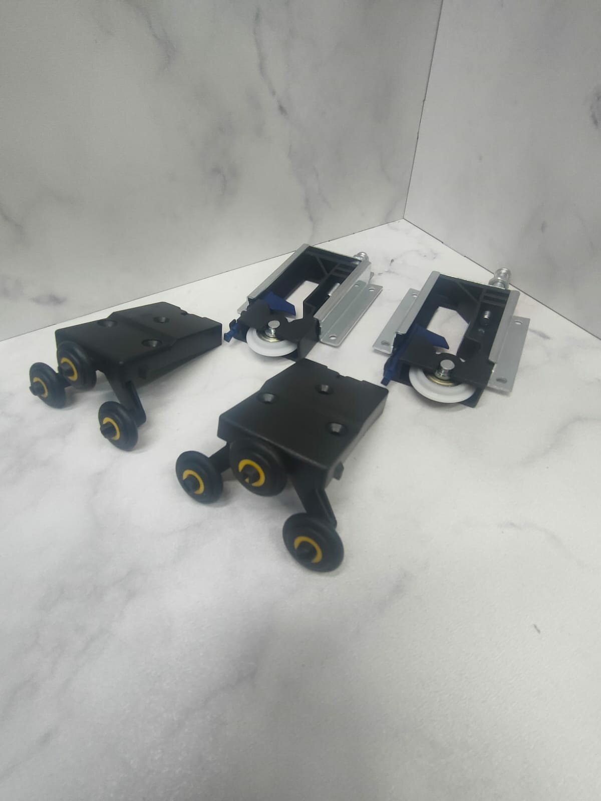 фото Ролики "Универсальные" для дверей шкафа купе (комплект) на одну дверь