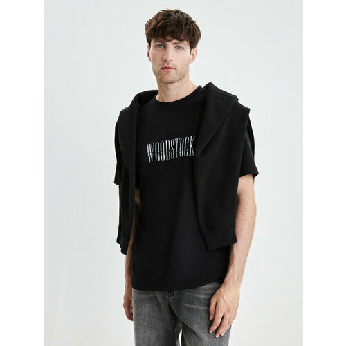 фото Футболка zarina, размер m (ru 48), черный