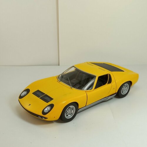 Коллекционная модель автомобиля Hachette Lamborghini Miura P400 S-1968, желтый, 1:24
