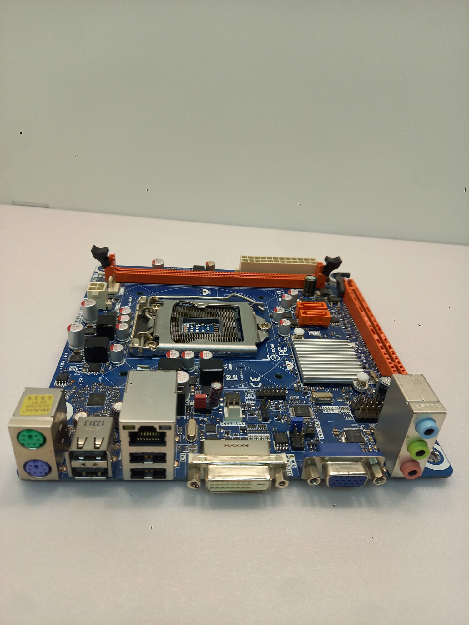 Мат. плата Pegatron H61-X1 LGA1155 H61 PCI-E Dsub mini ITX 1_DDR3. 2SATA LAN без монт. планки