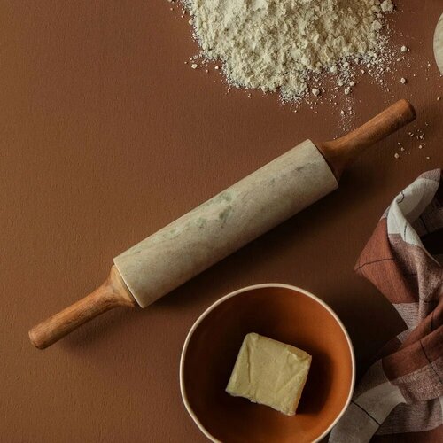 Скалка Marichie из бежевого мрамора 5018₽