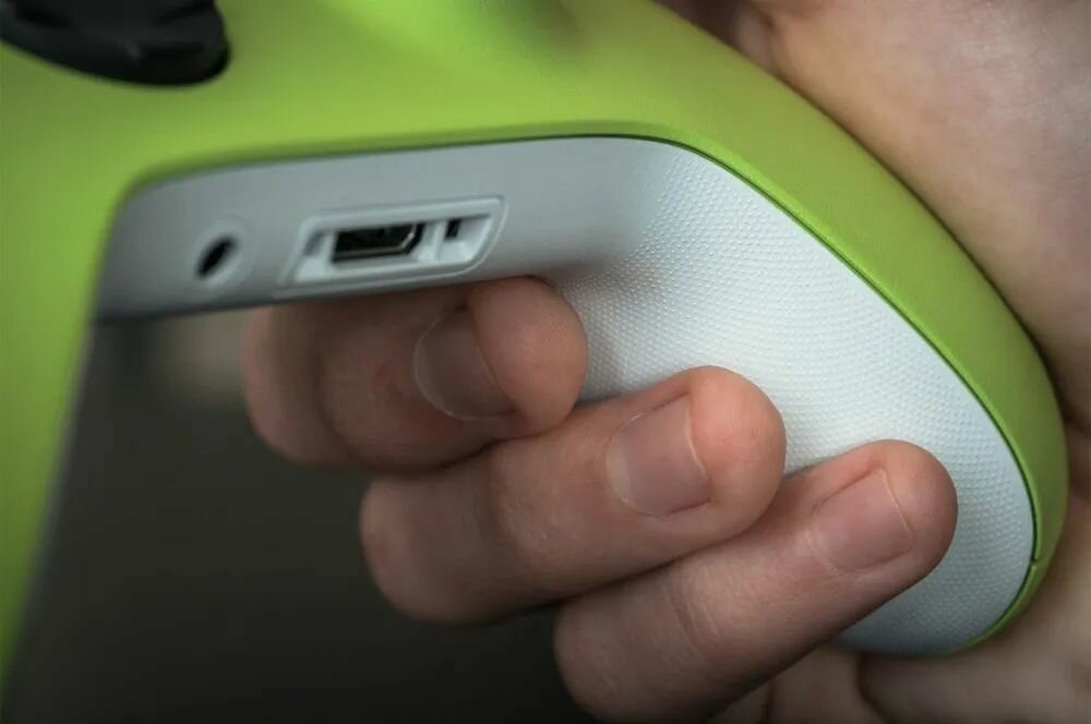 Геймпад Microsoft беспроводной Xbox Wireless Controller Series S/X/ONE/PC (Electric Volt) — фото 1