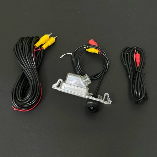 Камера заднего вида Kia Rio 2010 хэтчбэк Hyundai Solaris хэтчбэк i10 Tucson 2000₽