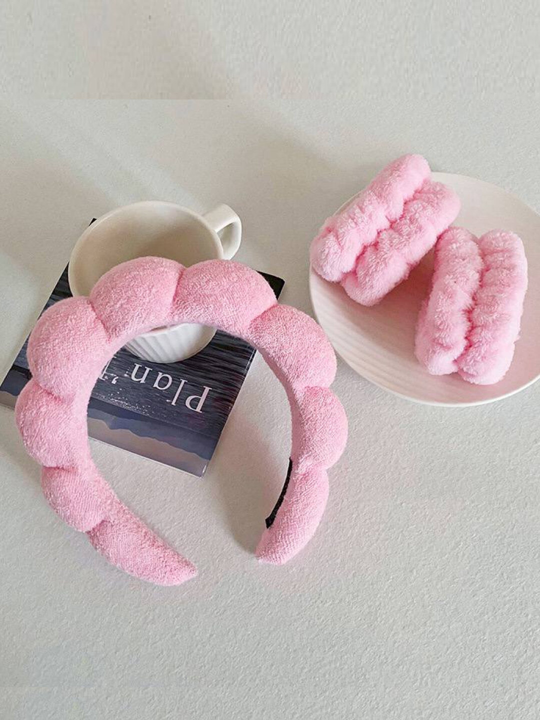 Средство для умывания, повязка на голову, средства для волос