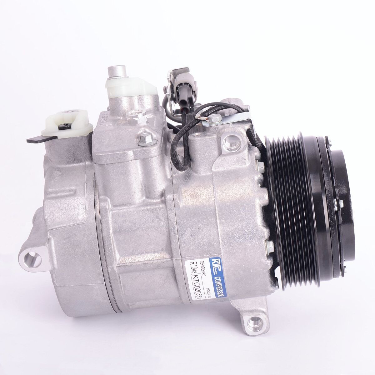 Компрессор Mercedes W212 W166 A0008302600 6PK (020531)