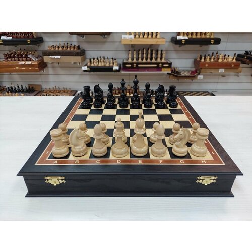 Шахматы в ларце из мореного дуба 45 на 45 см с фигурами из бука с утяжелением шахматы наполеон в деревянном ларце с полем из позолоченной латуни