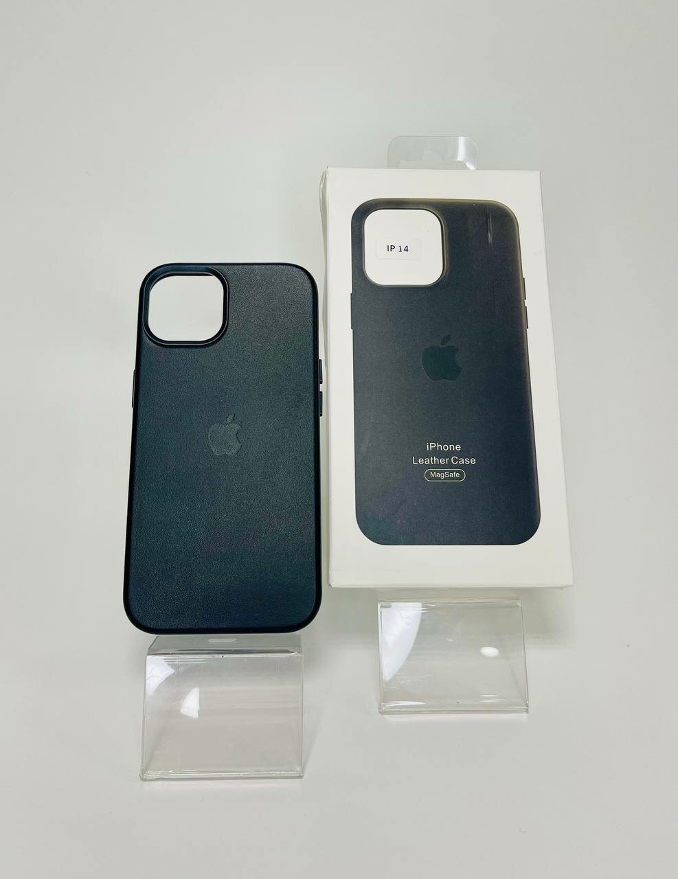 фото Кожаный чехол Leather Case для iPhone 14 с MagSafe, Black