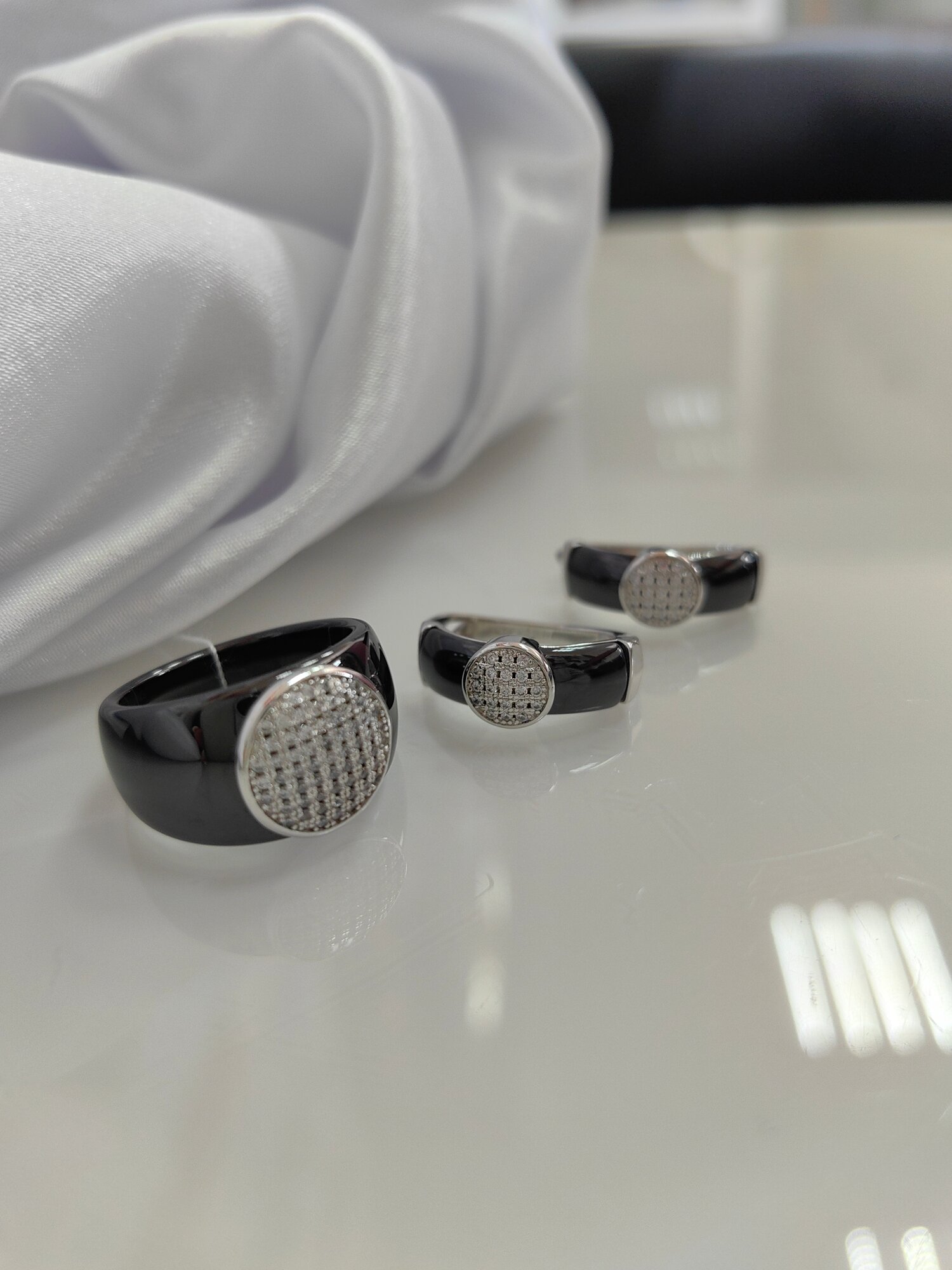 Комплект бижутерии: серьги, кольцо, фианит, керамика