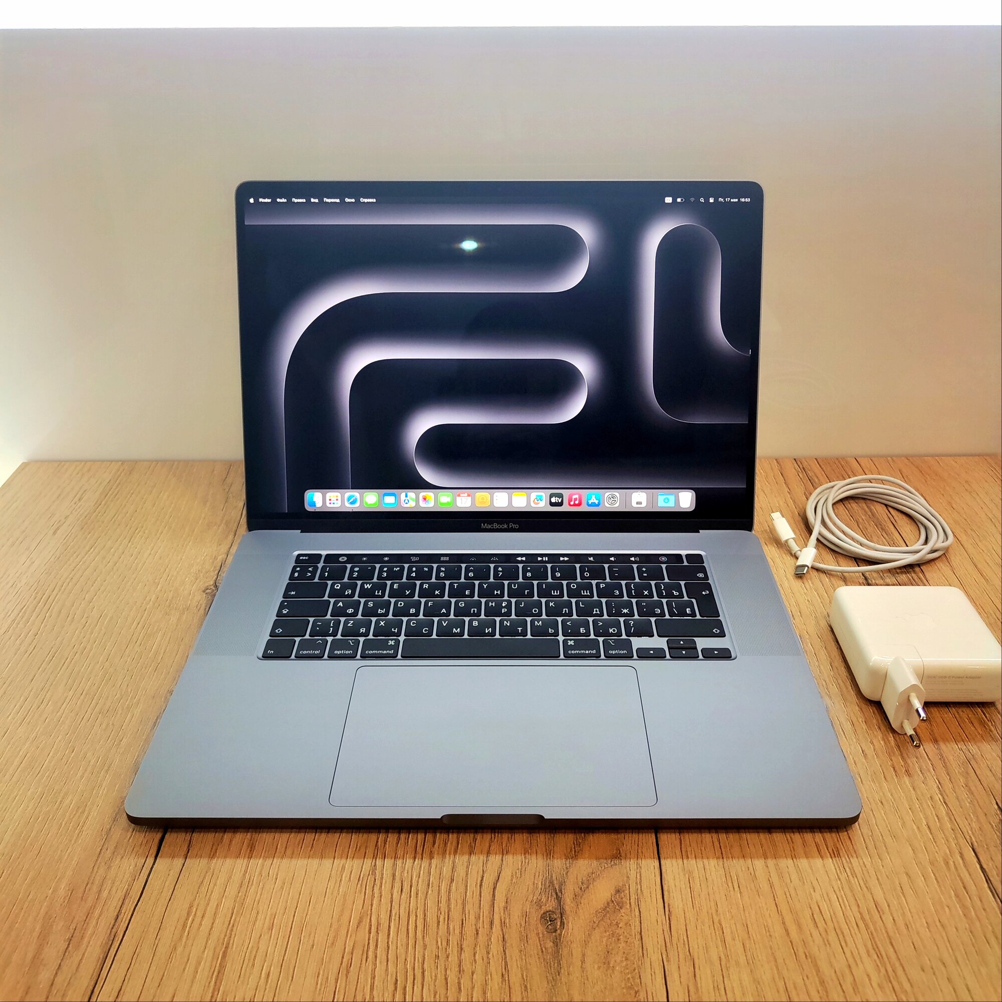 16" Ноутбук Apple MacBook Pro 2019 (3072x1920, Intel Core i7 2.6 ГГц, RAM 32 ГБ, DDR4, SSD 512 ГБ, AMD Radeon Pro 5300M, macOS, A2141)