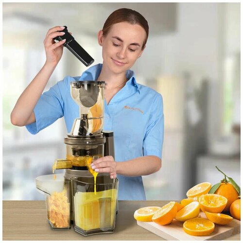 Соковыжималка шнековая Для фруктов загрузочное место 75 мм 8150₽