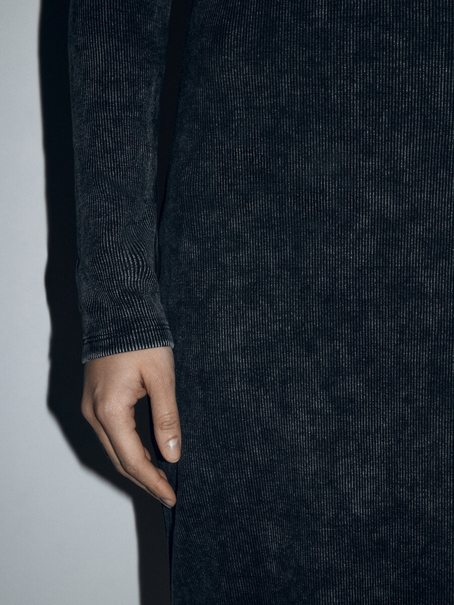 Платье миди трикотажное с вареным эффектом Befree BF2511414014-50-XL — фото 1