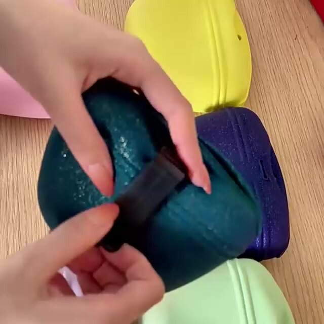 Сумочка для лакомств силиконовая с магнитным замком Черная / Сумка для дрессировки собак — фото 1