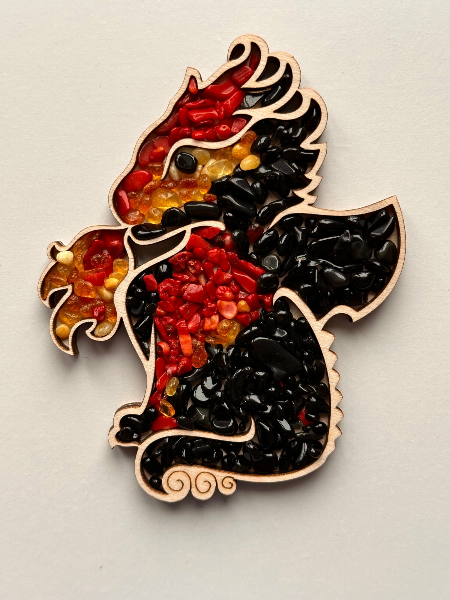 фото Набор для творчества, мозаика "Огонект" 11х8 см. серия "Волшебные Драконы"; балтийский янтарь, коралл, обсидиан.