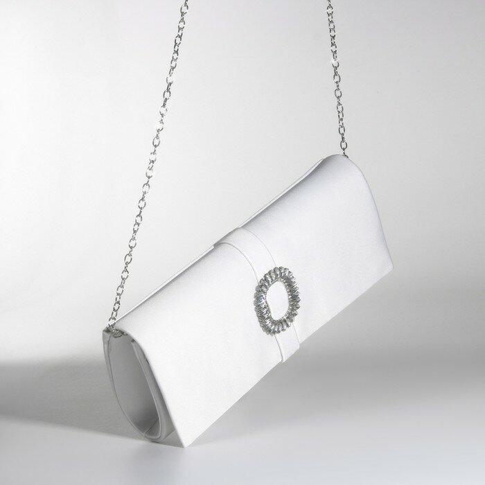 фото Сумка-клатч на магните, цвет белый