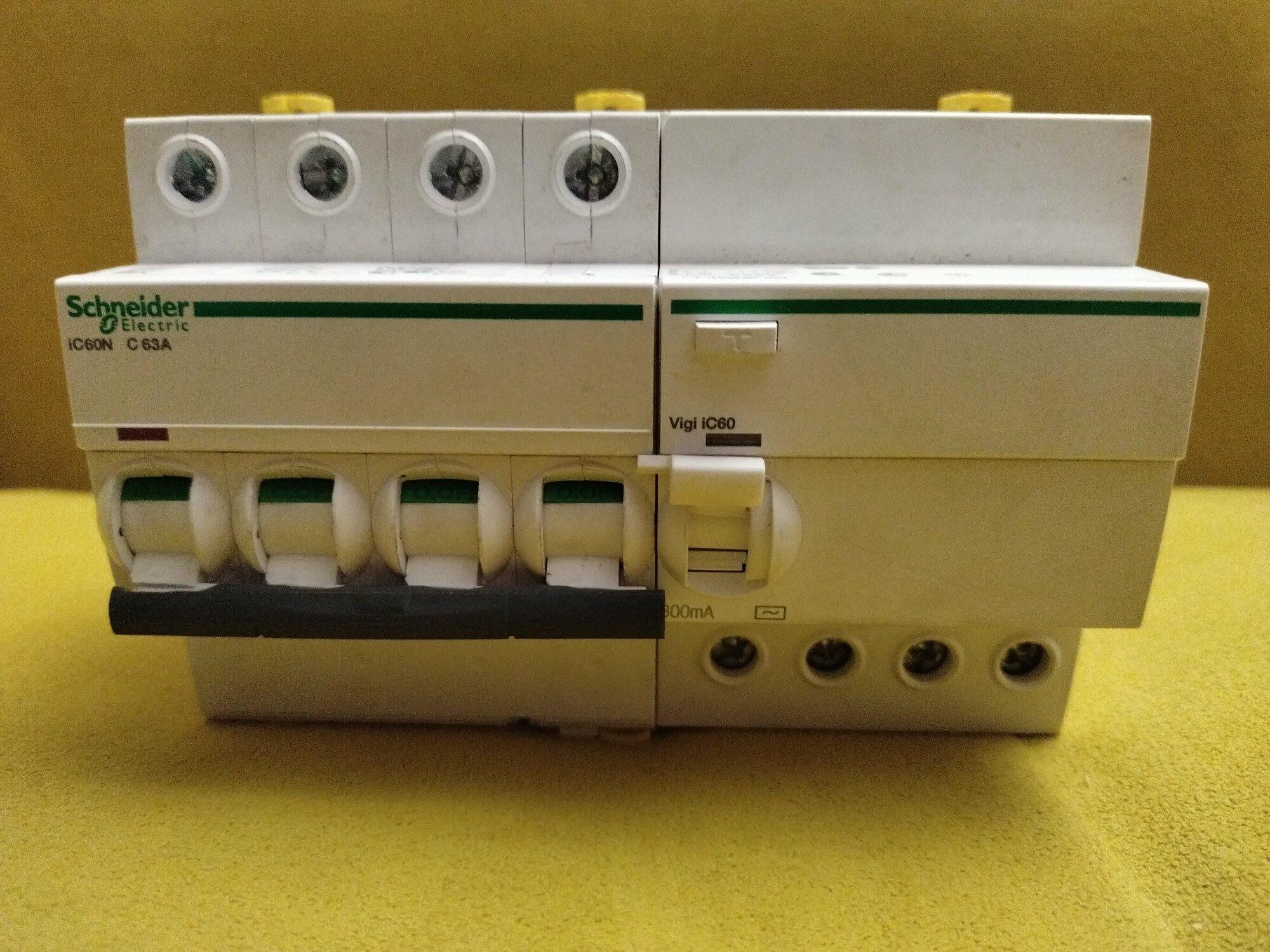 Acti 9 A9R44463 Выключатель дифференциального тока четырехполюсный 63А 300мА (тип AC) Schneider Electric - фото №6