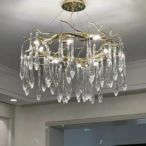 Люстра потолочная в современном стиле из стекла