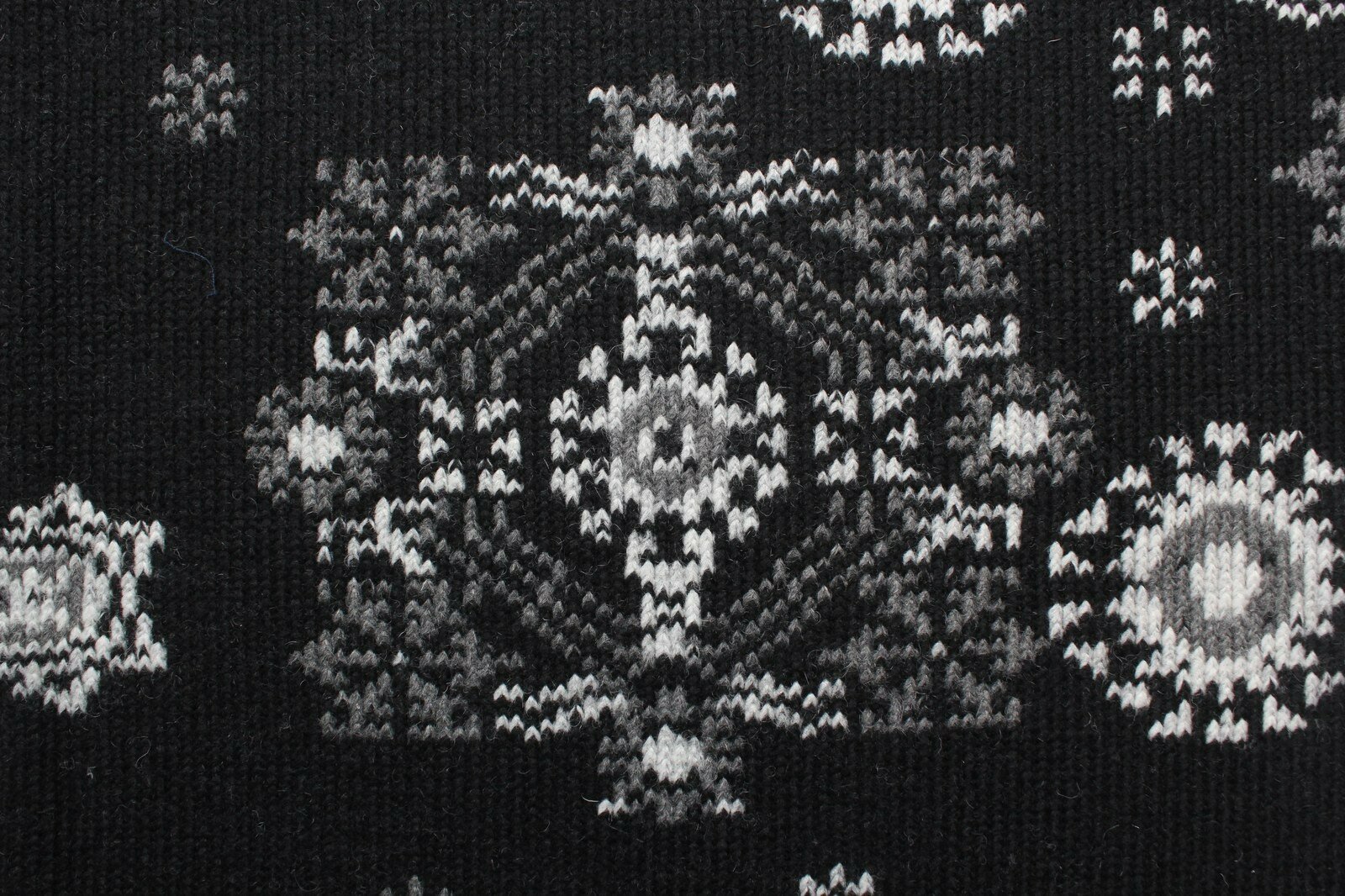 Ткань Лоден шерстяной с жаккардовым скандинавским узором по чёрному фону, ш140см, 0,5 м