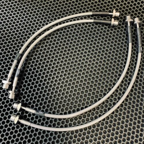 Toyota Hilux 2021-2023 под лифт 50мм Комплект армированных тормозных шлангов 23100₽