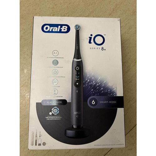 Электрическая зубная щетка Oral B iO 8 Black 2760000₽