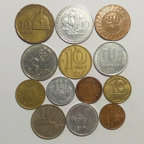 Набор монет ближнего зарубежья набор из 12 ти монет 12 разных стран в буклете