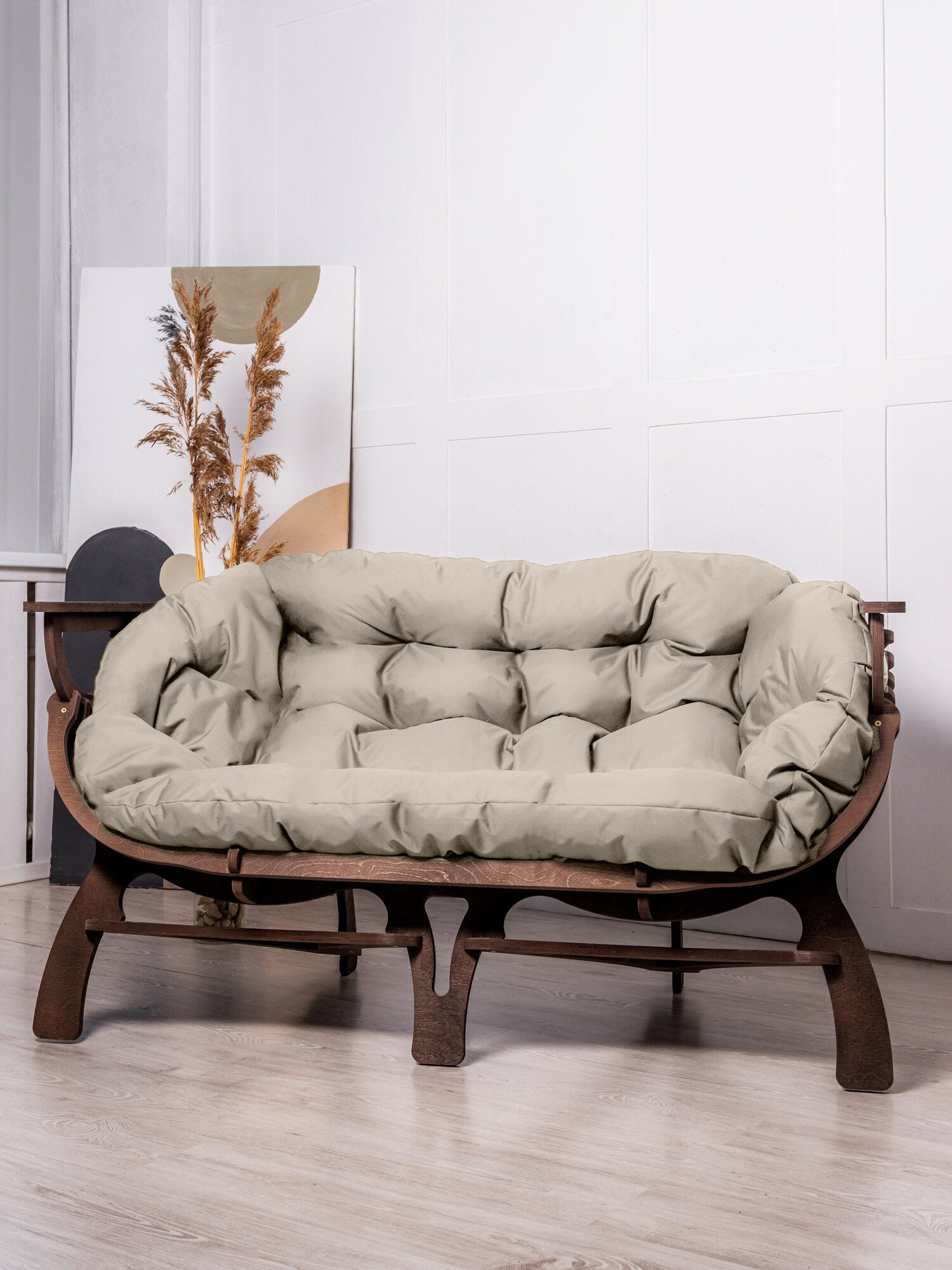 Садовый диван с влагостойкой подушкой бежевого цвета 150х72х76 см