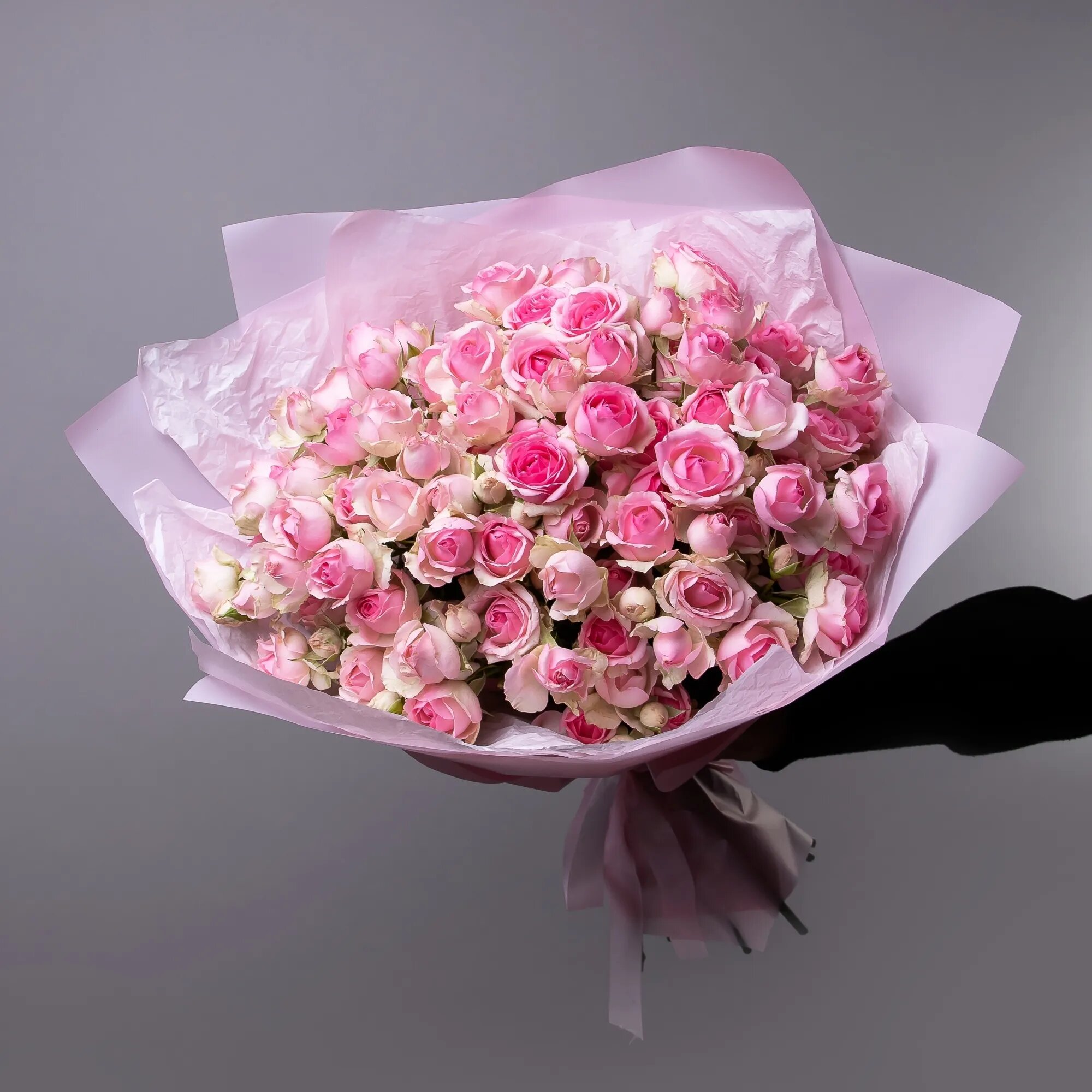 Букет Роза кустовая "Динара" 15 шт Высота 60 см в коробке и аквабоксе от "Простоцветы"