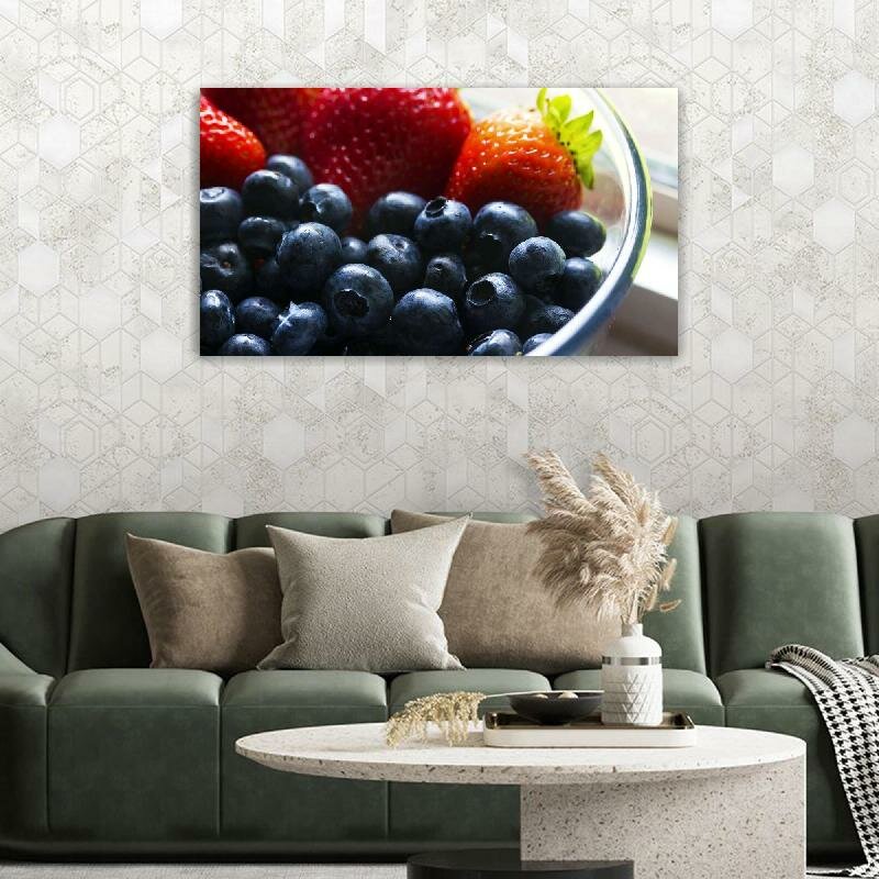 Картина на холсте 60x110 LinxOne "Черника клубника ягоды" интерьерная для дома / на стену / на кухню / с подрамником