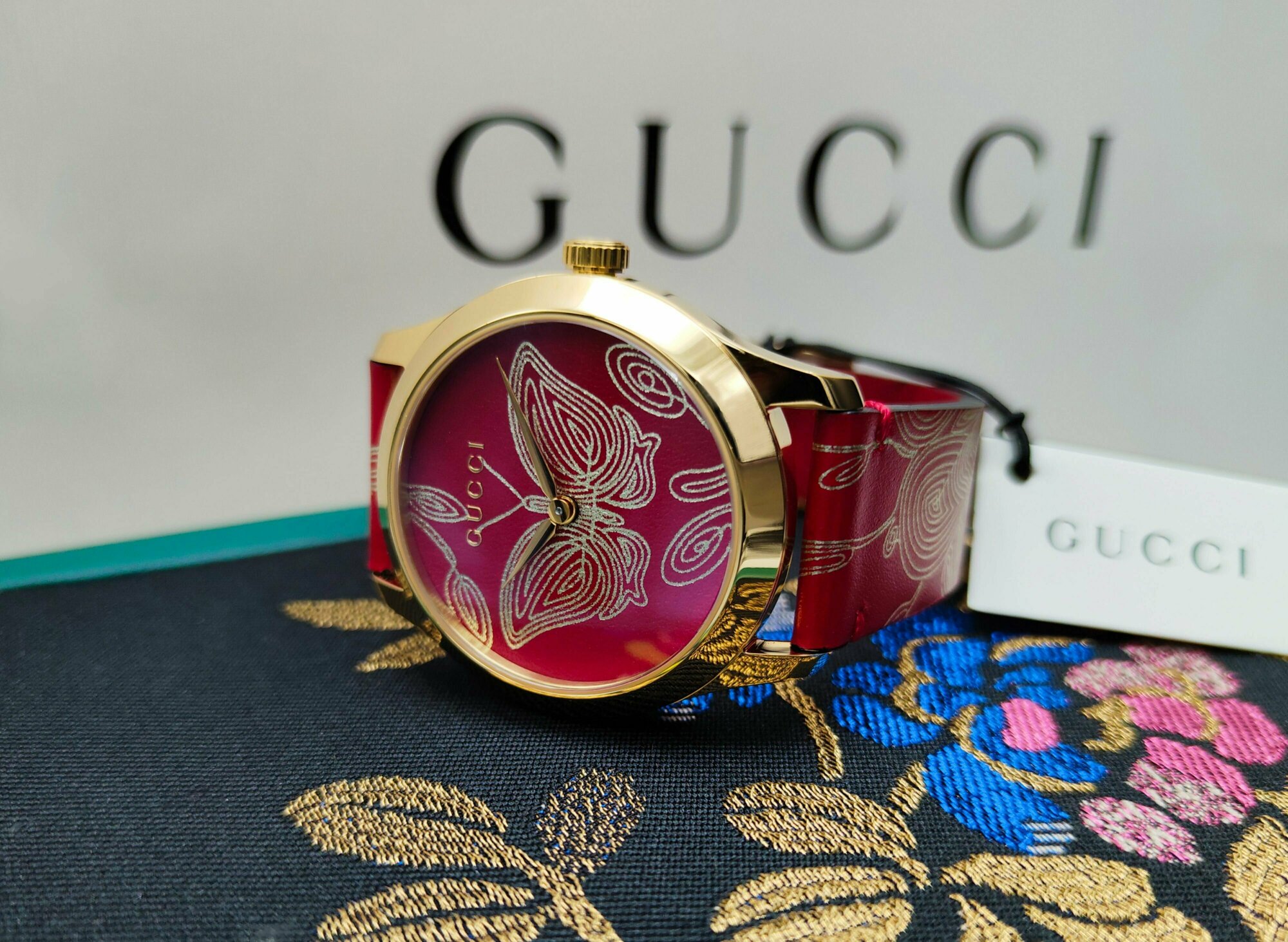 Наручные часы GUCCI YA1264054