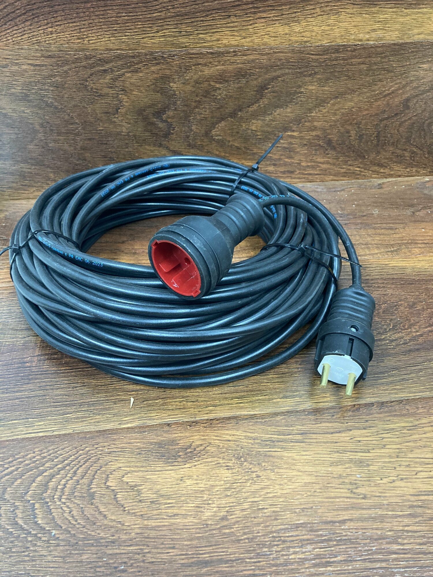 фото Удлинитель 1 розетка с крышкой 20 метров КГхл 2х2,5 морозостойкий IP44