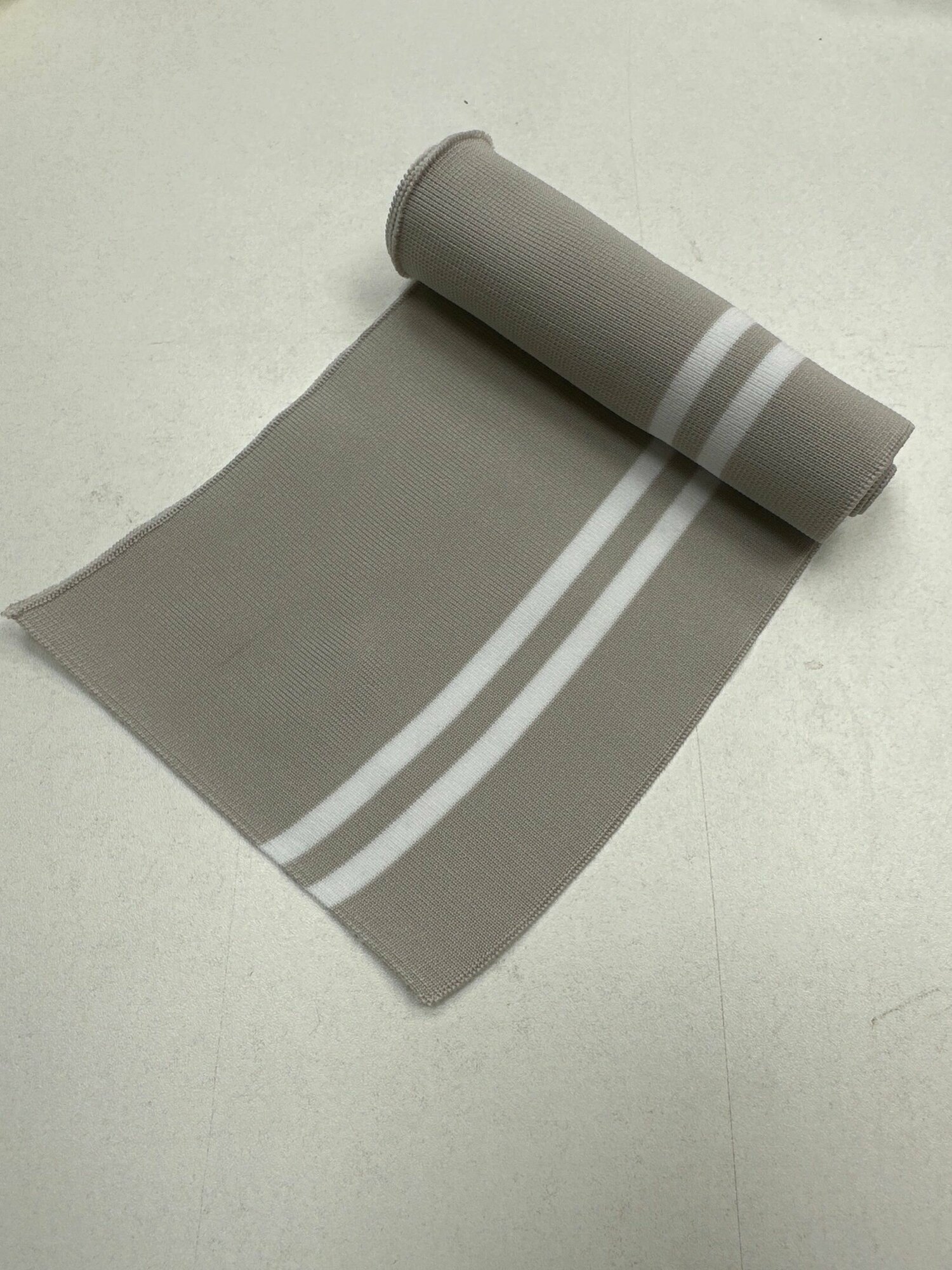 Подвяз для одежды манжет "Бежевый с белыми полосами" ширина 14см, длина 95см