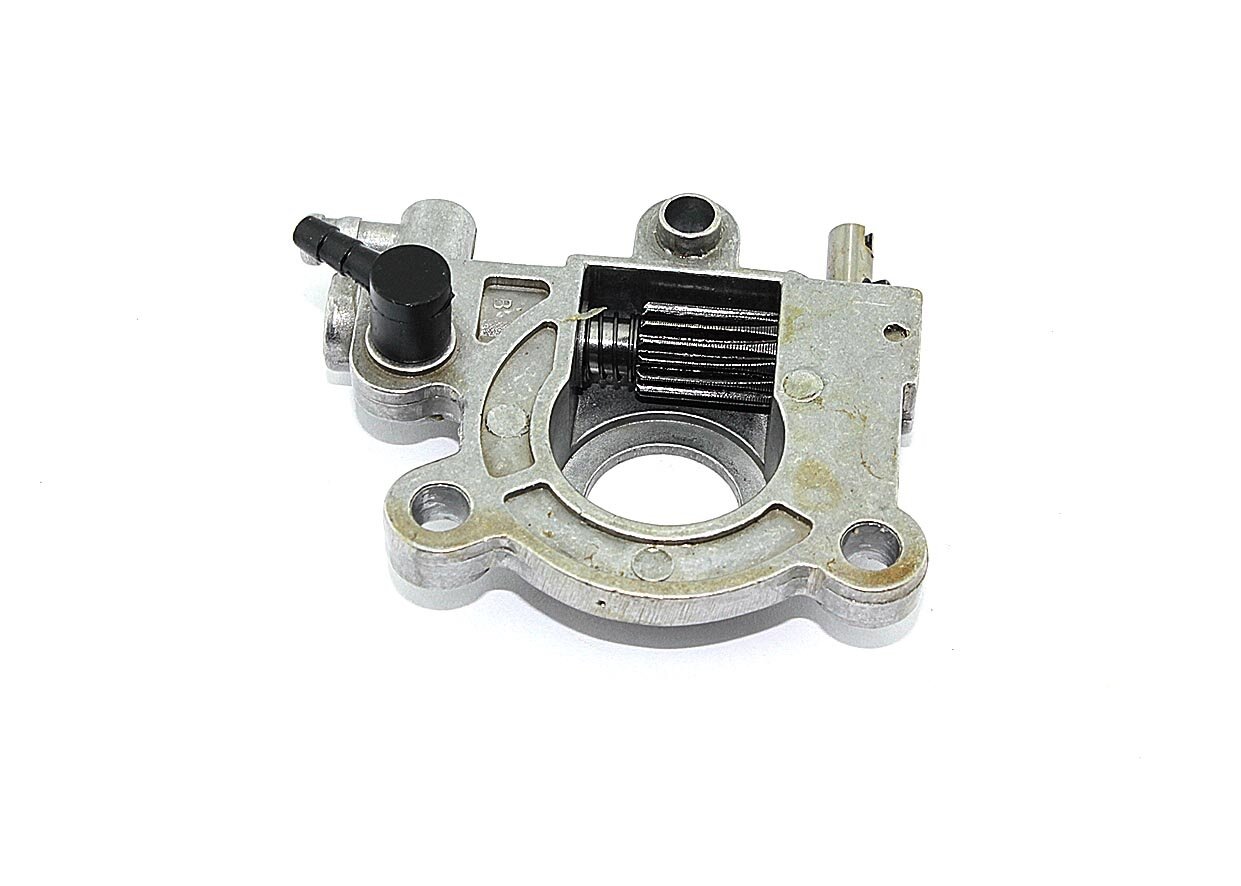 фото Масляный насос для китайских бензопил 6200сс 120008