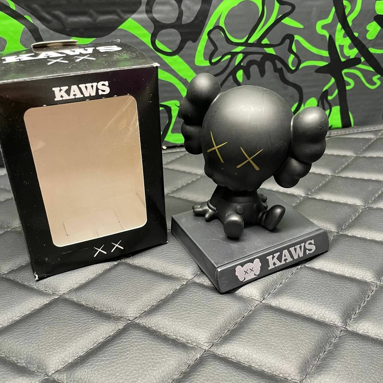 Коллекционная фигурка KAWS черная 12см