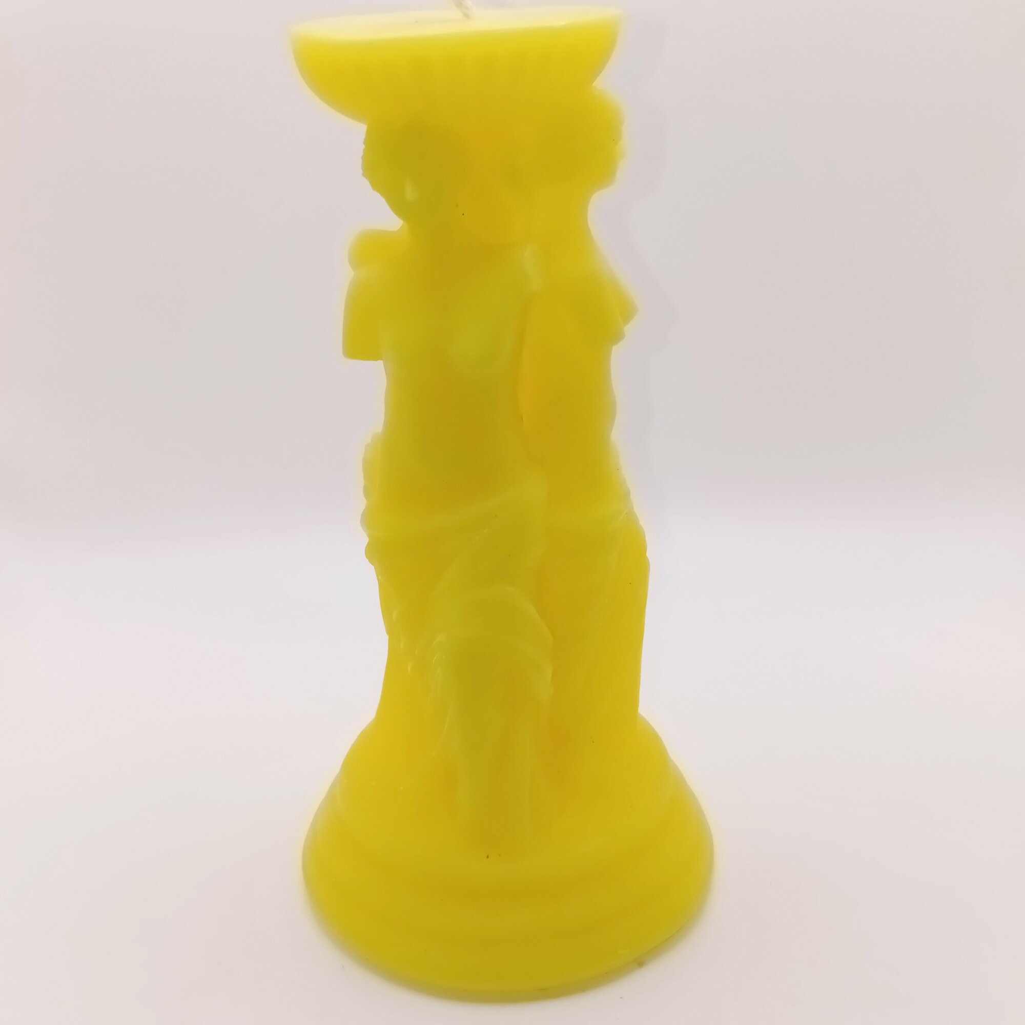 Декоративная свеча Rusin & Co "Венера" желтого цвета