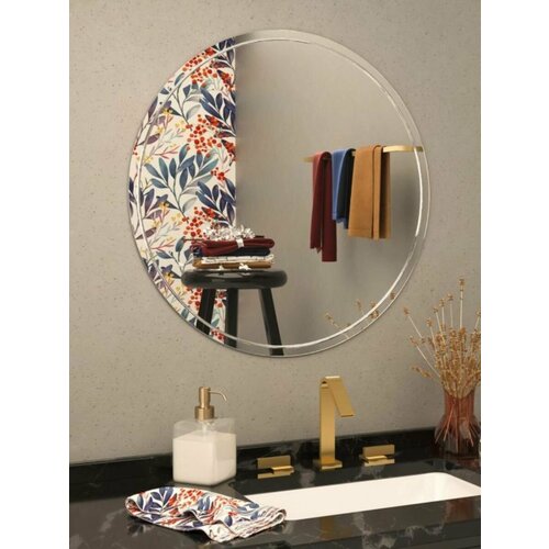 Зеркало интерьерное в ванную комнату настенное круглое 60см с гравировкой без подсветки 3360₽