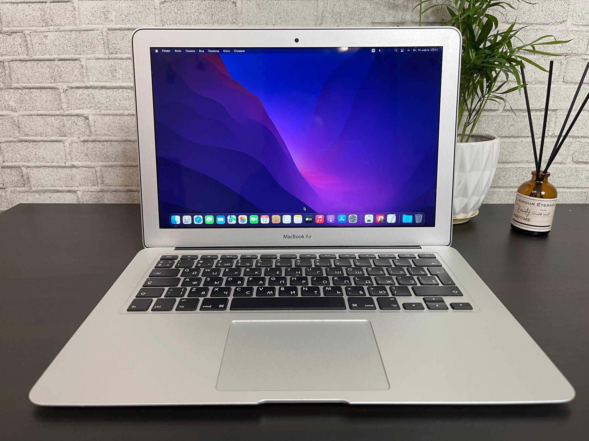 13.3" Ноутбук Apple MacBook Air 13 2017, 1440x900, Intel Core i5 1.8 ГГц, RAM 8 ГБ, SSD 128 ГБ, Intel HD Graphics 6000, MacOS Monterey