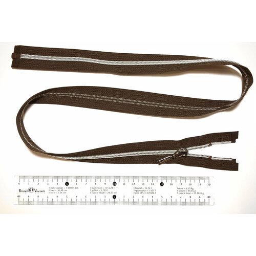 Молния пластик спиральная разъёмная коричневая основахром-звено бегунок с логотипом на язычке Max Mara - Италия оригинал Т4 - 74см 1зам 1шт 650₽