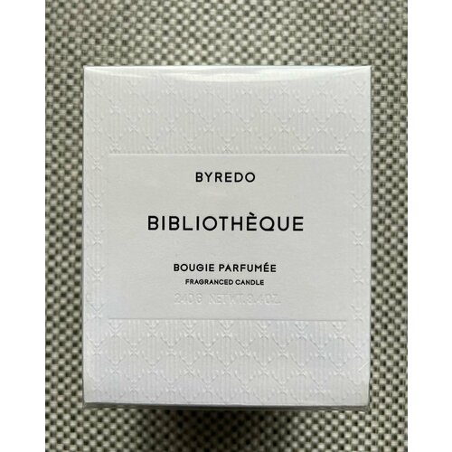 Парфюмированная свеча Byredo Bibliotheque 240 гр 6580₽