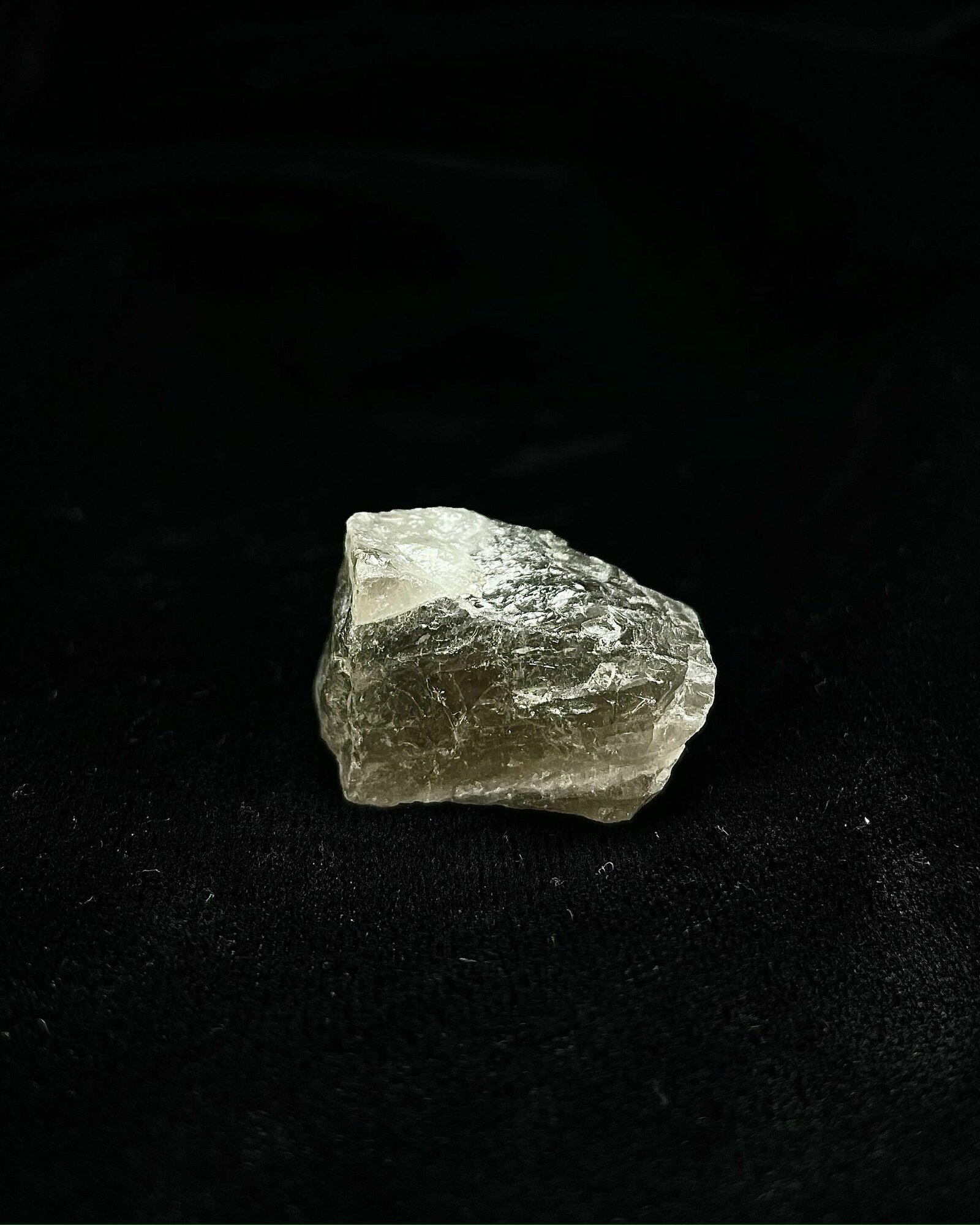Раухтопаз - 3.5-4.5 см, натуральный камень, колотый, необработанный, 1 шт - для декора, поделок, бижутерии