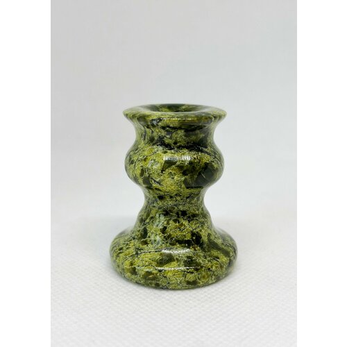 Подсвечник из змеевика под церковную свечу 1 шт 850₽