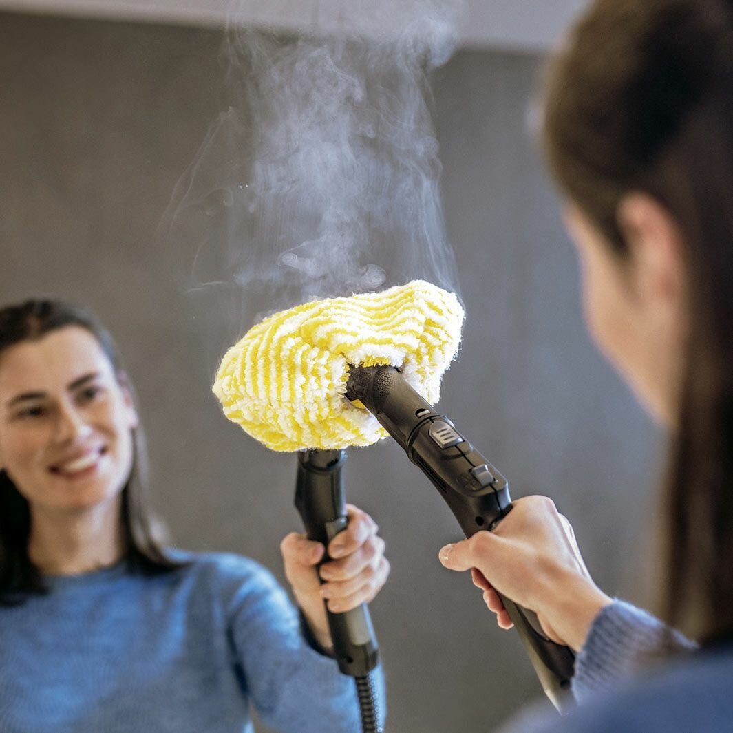 Пароочиститель Karcher SC 5 EasyFix, белый + аксессуары VELERCART: насадки для окон, для текстиля и чистки ковра, 3 разные салфетки для пола, 2 ручные обтяжки, 4 пластиковые щёточки и 2 латунные, щетка со скребком, мощное сопло, сумка для аксессуаров