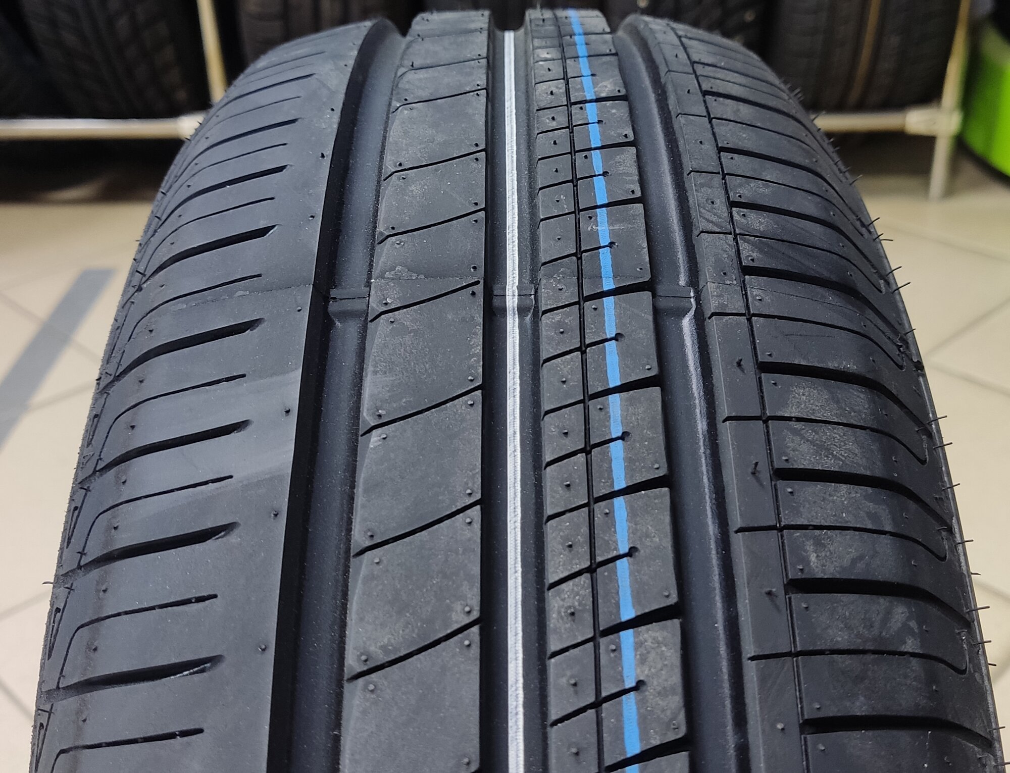 145/70 R12 Aplus A609 69T