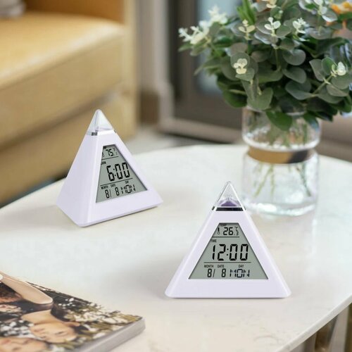 Электронные часы будильник с разноцветной подсветкой в форме треугольника 1400₽