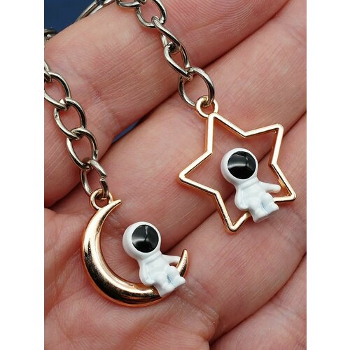 Брелок МАГИЯ ПОДАРКА, белый, золотой