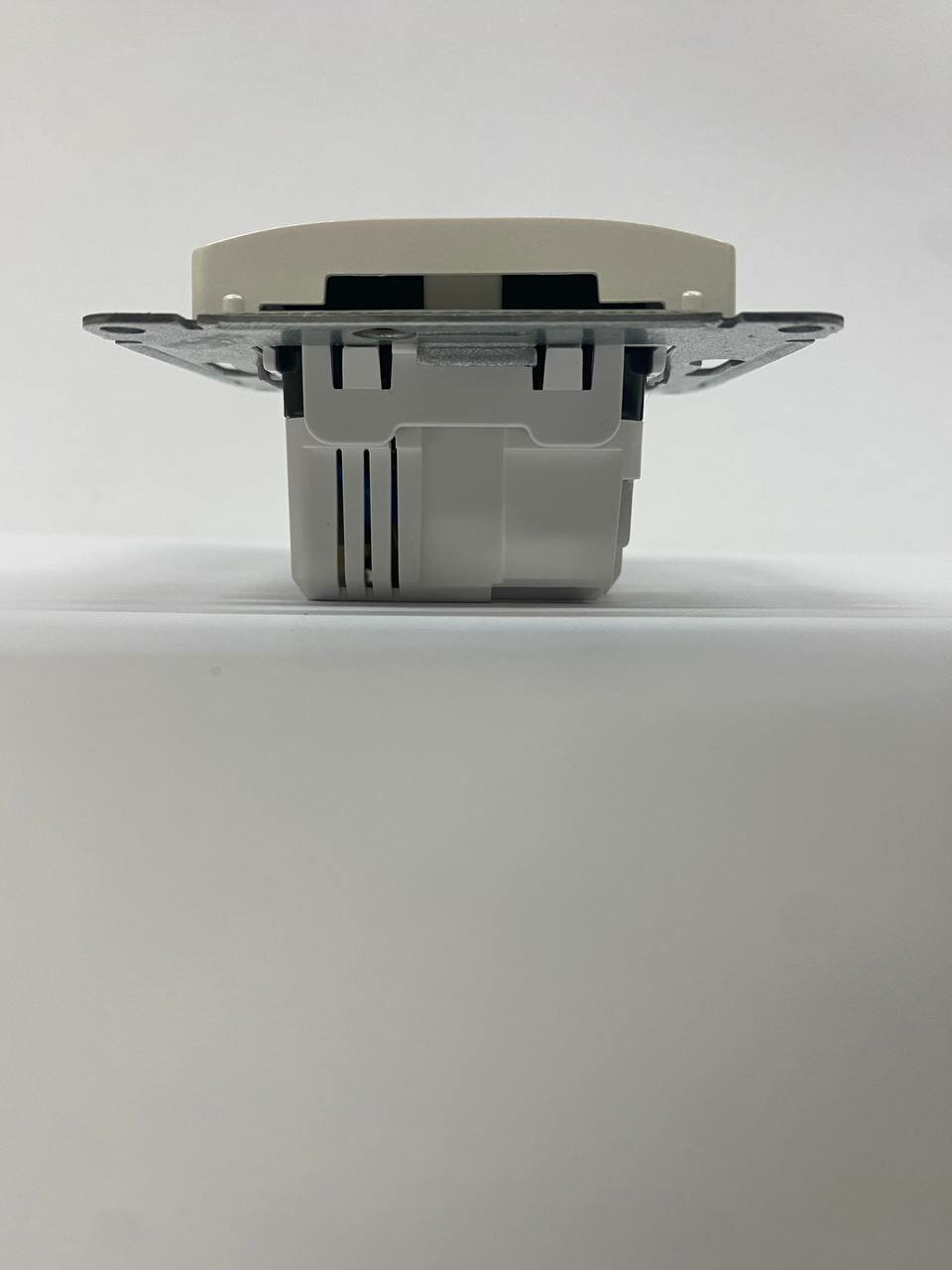 Розетка USB A+C 5В/2,4А 2х5В/1,2А Systeme Electric (Schneider Electric) Glossa, перламутр - фото №5