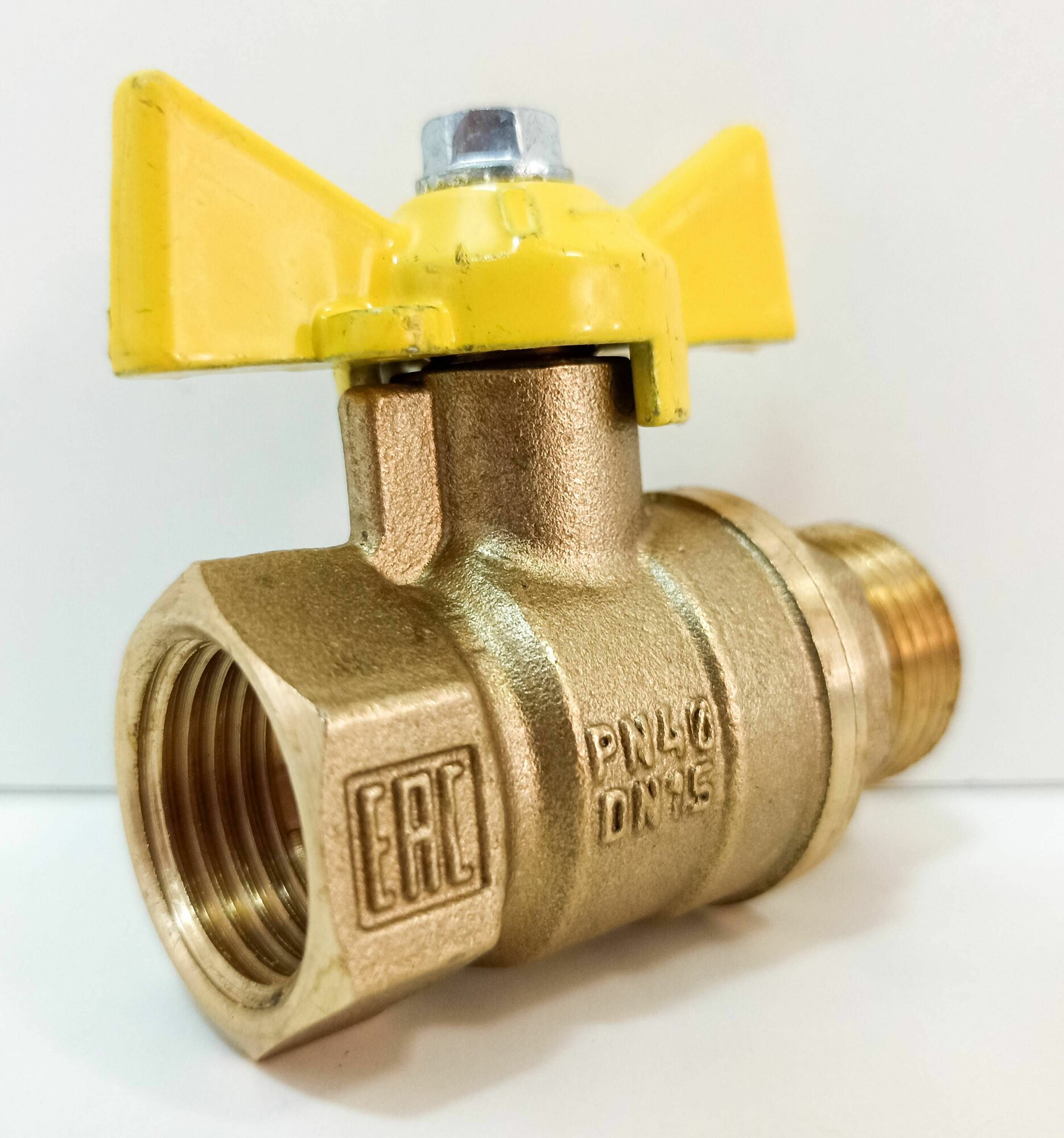 фото Кран газовый 1/2 дюйма Ду-15 VALFEX гайка-штуцер бабочка