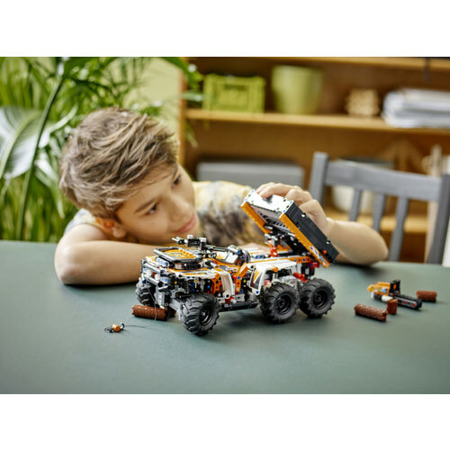 Конструктор LEGO Technic 42139 "Внедорожный грузовик" - фото №12