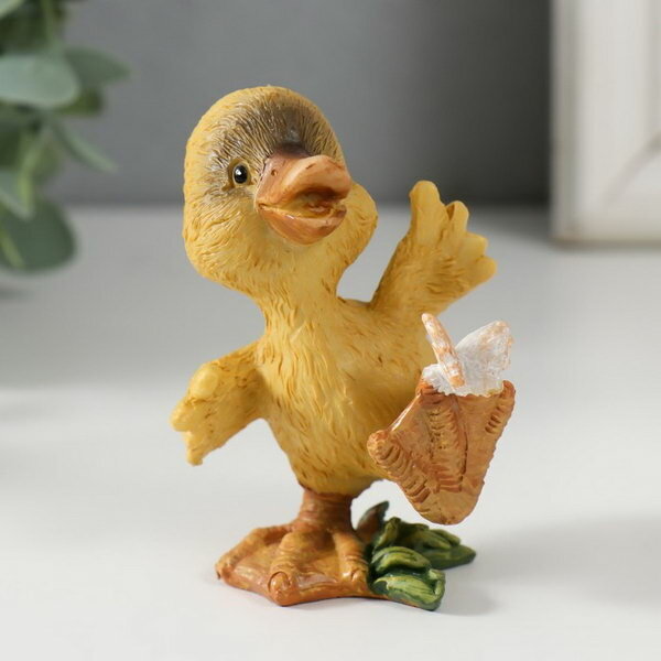 фото Сувенир полистоун "Цыплёночек с бабочкой" 8х5.5х5.5 см