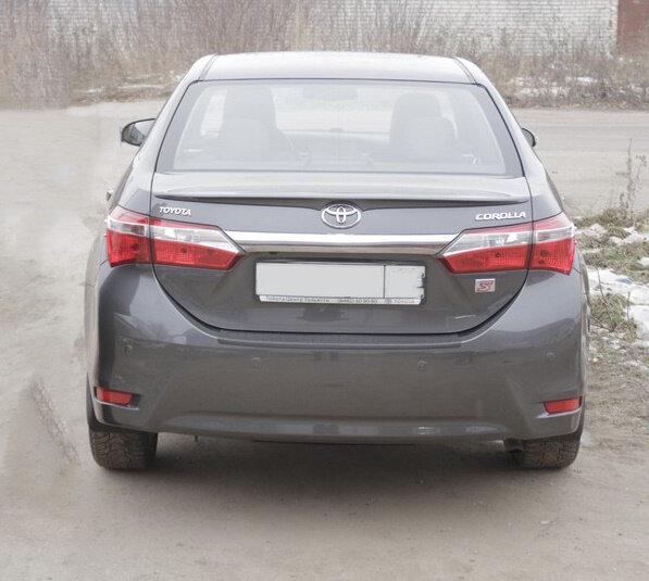 Накладка на задний бампер Toyota Corolla (седан) 2012-2018